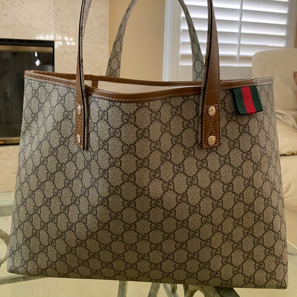AuTHENTIC GuCCi MoNoGrAm ToTe
